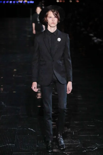 Look 54